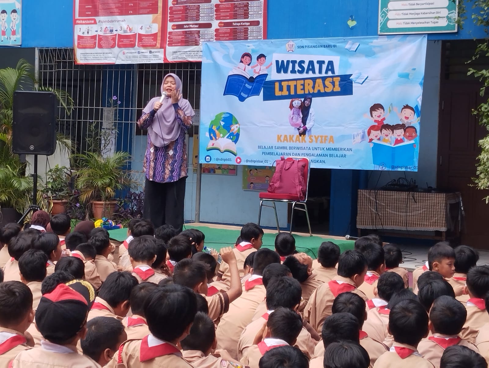 Wisata LiterAsyik Ke SDN Pisangan Baru 01